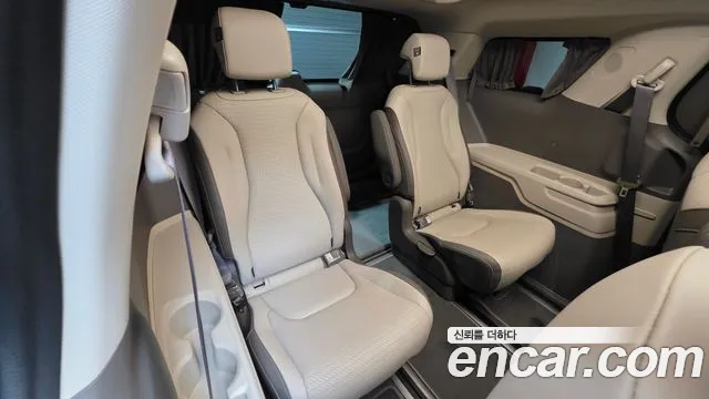 Kia Carnival Generation 4 — Фото автомобиля 17