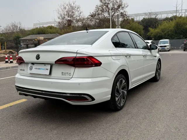 Volkswagen Bora — Фото автомобиля 8