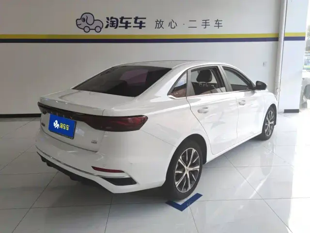 Geely Emgrand — Фото автомобиля 3