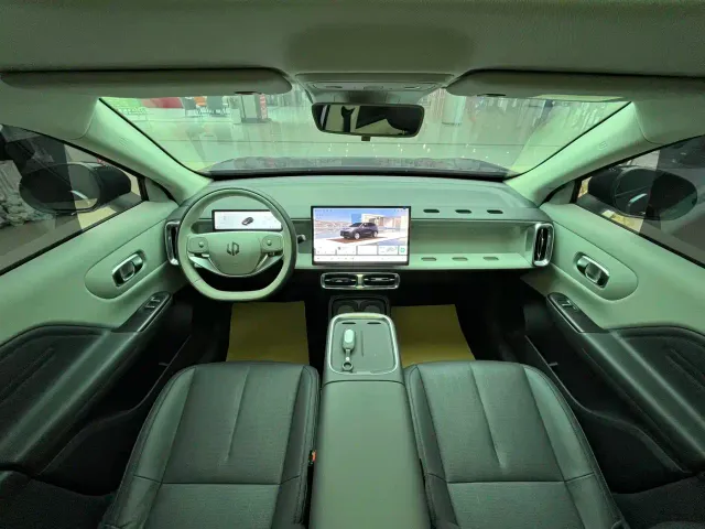 Leapmotor B10 — Фото автомобиля 5