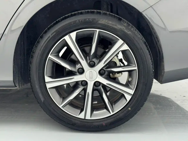Geely Emgrand — Фото автомобиля 9