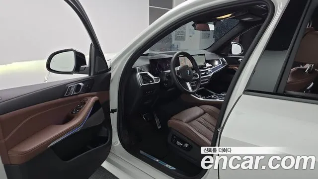 BMW X5 xDrive 40i M Sport — Фото автомобиля 10