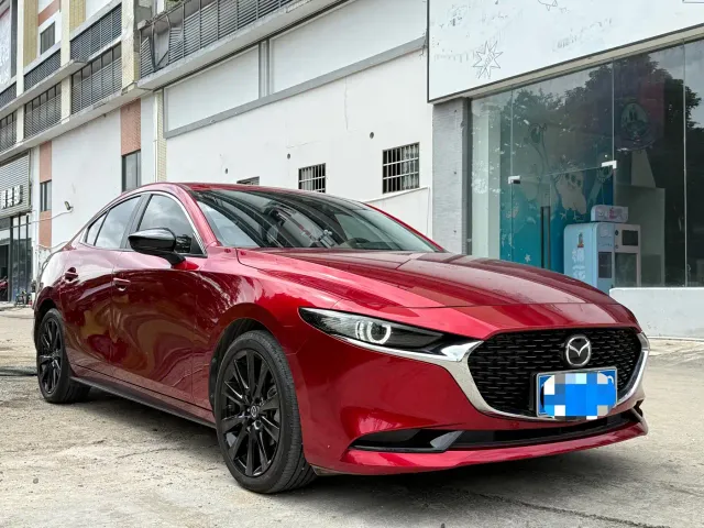 Mazda Axela — Фото автомобиля 3