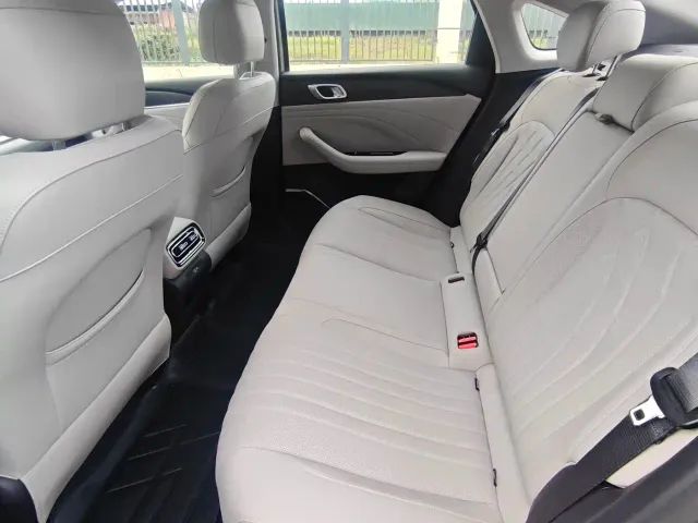 Geely Galaxy Stellar 6 — Фото автомобиля 8