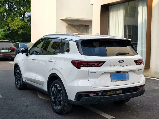 Ford Lingrui — Фото автомобиля 7