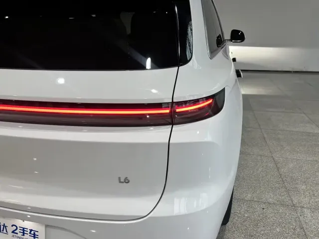Li Auto L6 — Фото автомобиля 4