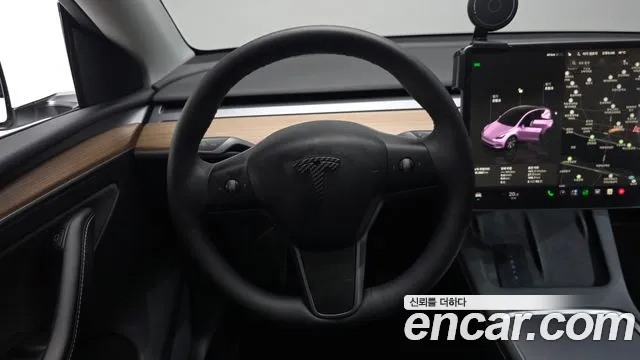 Tesla Model Y — Фото автомобиля 19