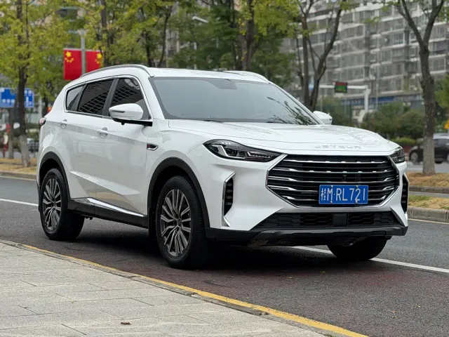 Jetour X70 Plus — Фото автомобиля 3