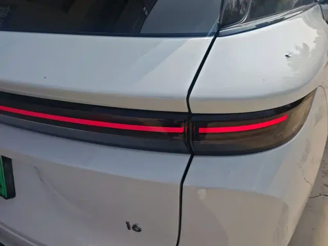 Li Auto i6 — Фото автомобиля 7