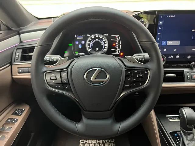Lexus Lexus ES 2025 300h Ultimate Edition — Фото автомобиля 14