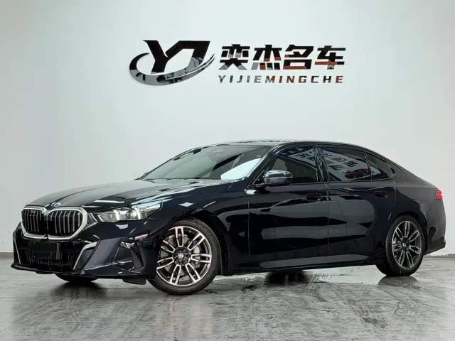 Фотография автомобиля — BMW 5 Series