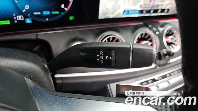 Mercedes-Benz E-Class — Фото автомобиля 9