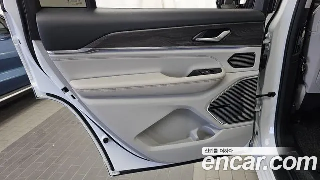 Jeep Cherokee WL — Фото автомобиля 25