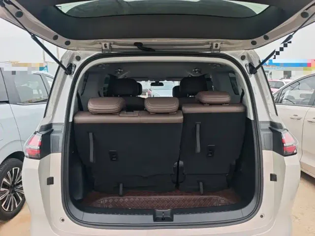 Wuling Starlight 730 — Фото автомобиля 18