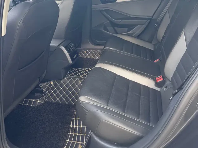 Volkswagen Sagitar — Фото автомобиля 11