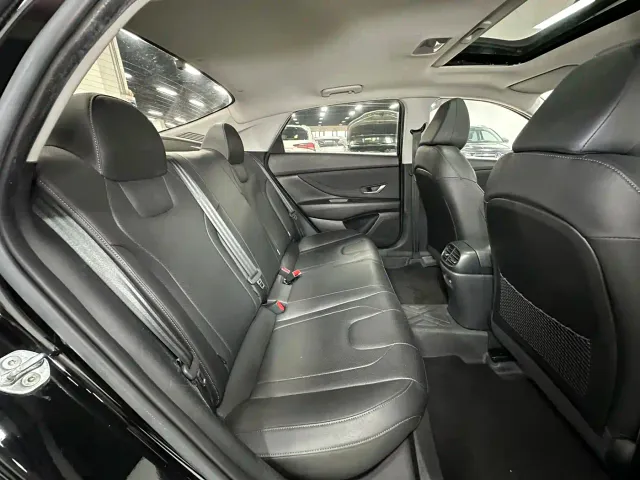 Hyundai Elantra — Фото автомобиля 15