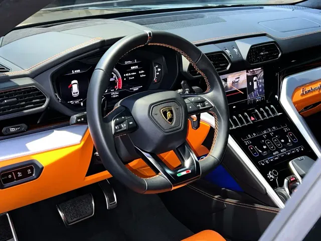 Lamborghini Urus — Фото автомобиля 10
