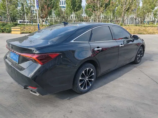 Toyota Avalon — Фото автомобиля 4