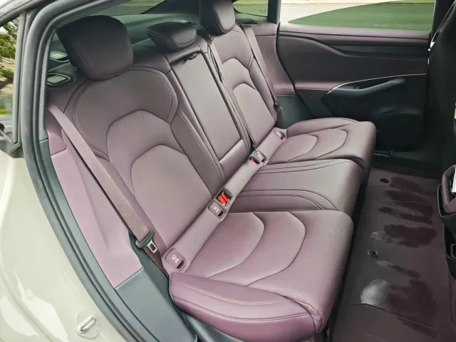 Xiaomi SU7 — Фото автомобиля 17