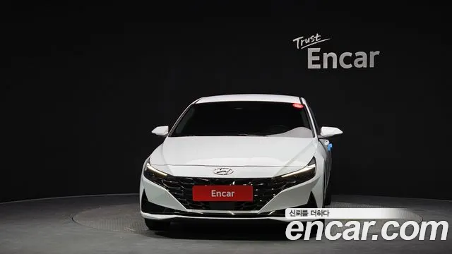 Hyundai AVANTE Avante (CN7) — Фото автомобиля 3