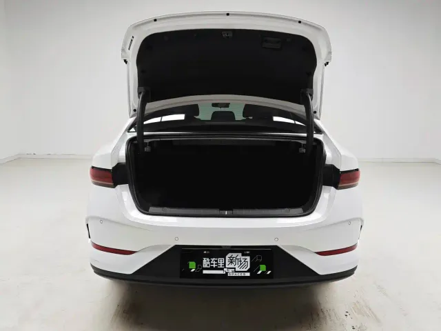 BYD Qin PLUS — Фото автомобиля 10