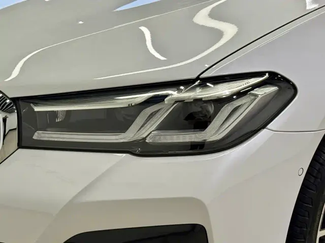 BMW 5 Series — Фото автомобиля 7