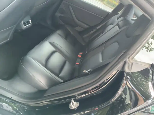 Tesla Model 3 — Фото автомобиля 16
