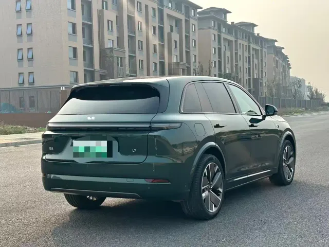 Li Auto L7 — Фото автомобиля 10