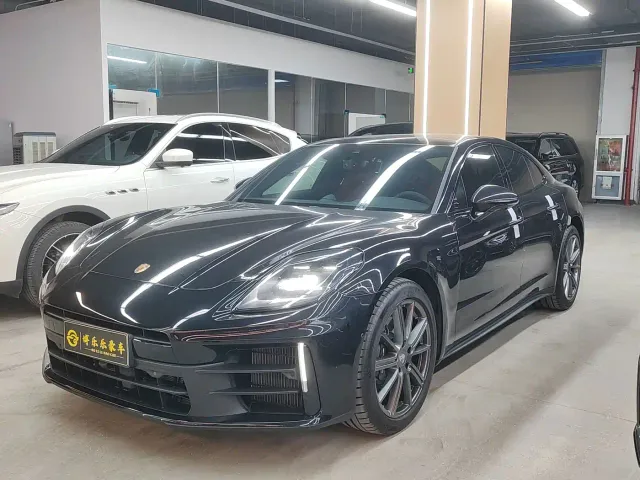 Фотография автомобиля — Porsche Panamera