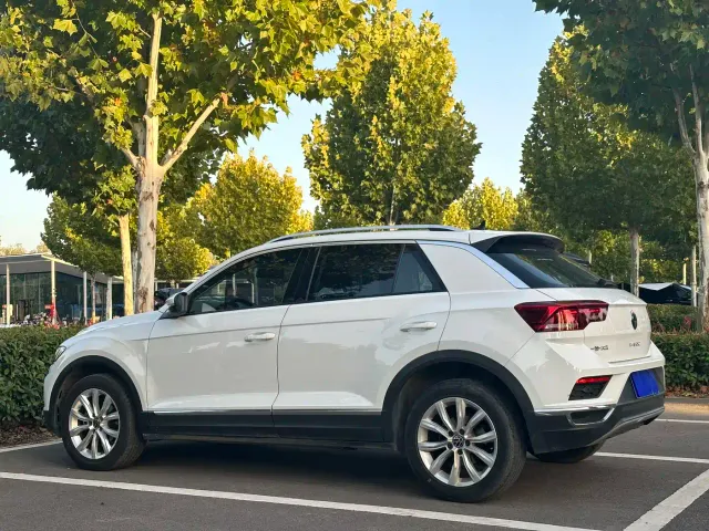Volkswagen T-Roc — Фото автомобиля 9