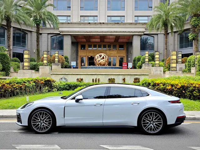 Porsche Panamera — Фото автомобиля 27