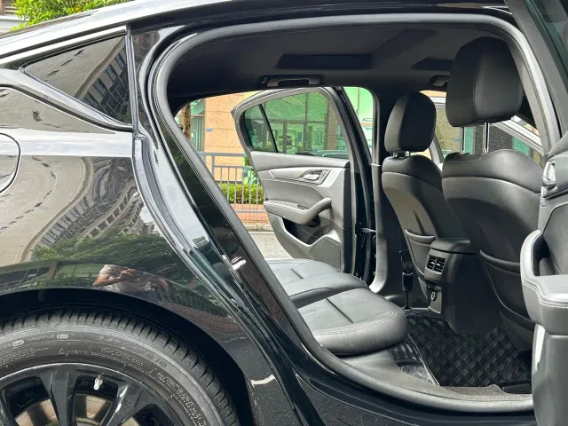 Cadillac CT5 — Фото автомобиля 30