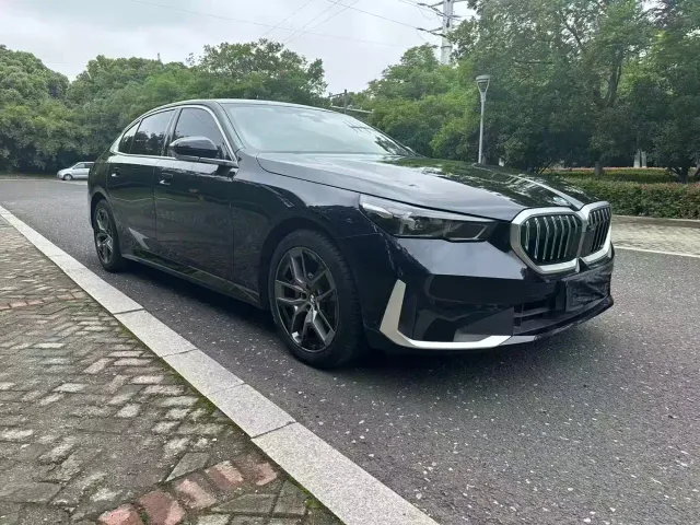 BMW 5 Series — Фото автомобиля 7