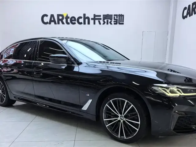 BMW 5 Series — Фото автомобиля 3
