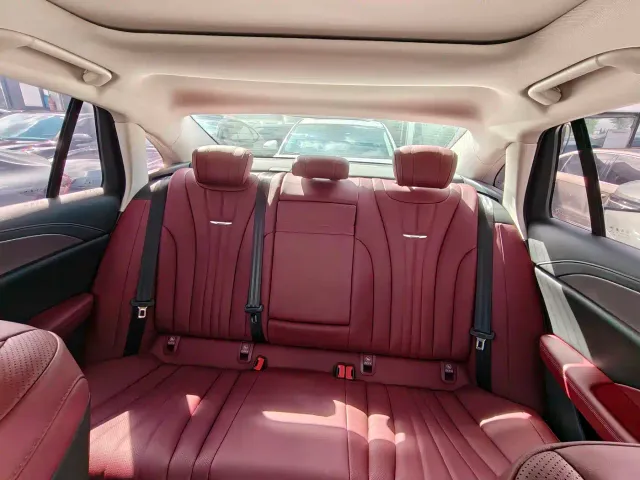 Hongqi H5 — Фото автомобиля 6