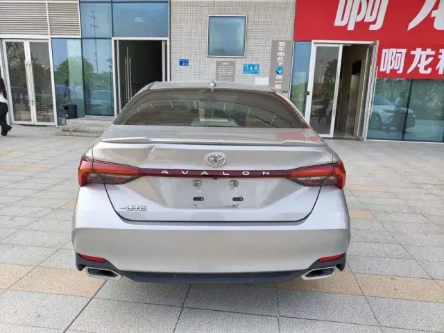 Toyota Avalon — Фото автомобиля 7