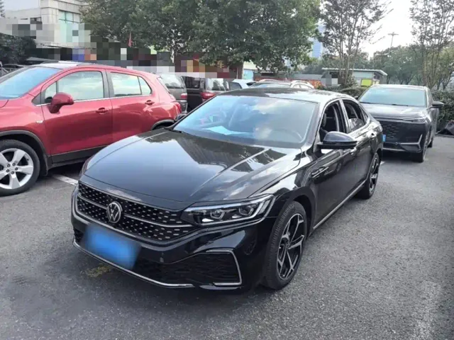 Фотография автомобиля — Volkswagen Passat