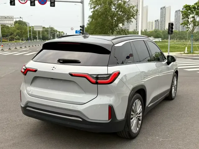 Nio ES6 — Фото автомобиля 8