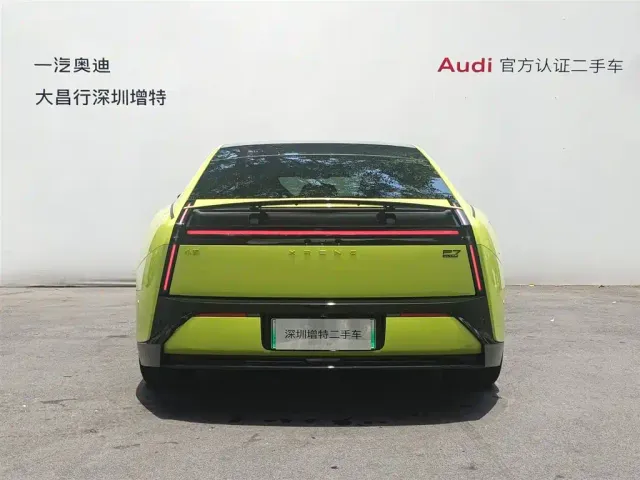 Xpeng P7 — Фото автомобиля 6