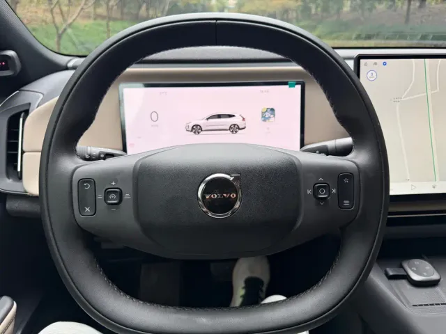 Volvo XC70 Plug-in Hybrid — Фото автомобиля 7