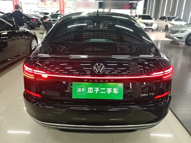 Volkswagen Passat — Фото автомобиля 5