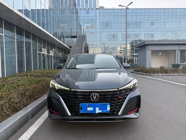 Changan Eado — Фото автомобиля 2