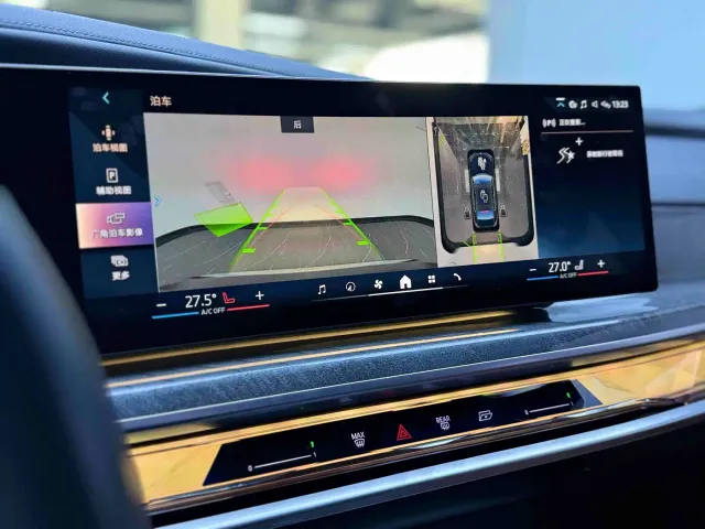 BMW i7 — Фото автомобиля 9