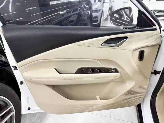 Wuling Starlight — Фото автомобиля 10