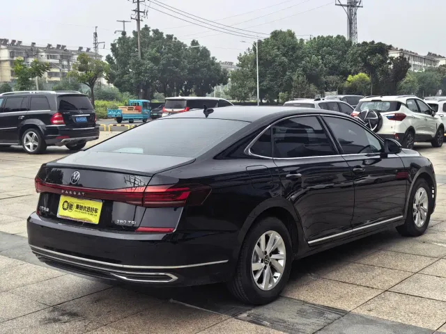 Volkswagen Passat — Фото автомобиля 6