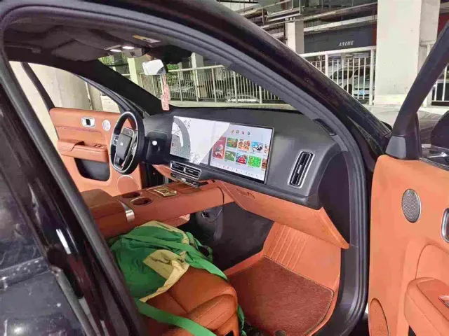 Li Auto L8 — Фото автомобиля 4