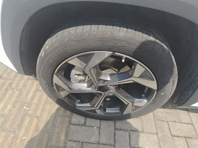 Geely Boyue L — Фото автомобиля 24
