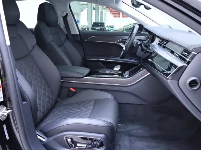 Audi A8 — Фото автомобиля 21