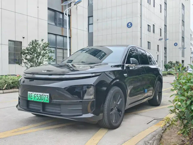 Фотография автомобиля — Li Auto L6