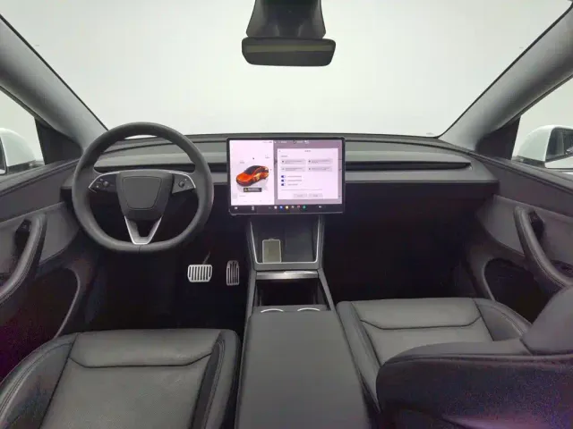 Tesla Model Y — Фото автомобиля 5
